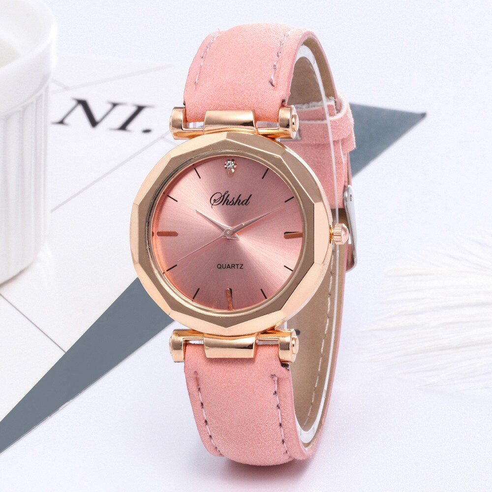 "Stunning Crystal Quartz Women'S Watch - Waterproof, Luxury Leather Strap, Fashionable Analog Wristwatch for Casual Elegance"