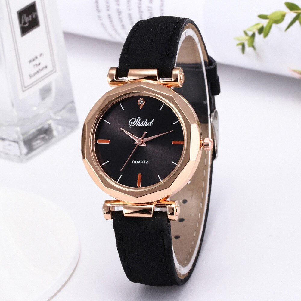 "Stunning Crystal Quartz Women'S Watch - Waterproof, Luxury Leather Strap, Fashionable Analog Wristwatch for Casual Elegance"