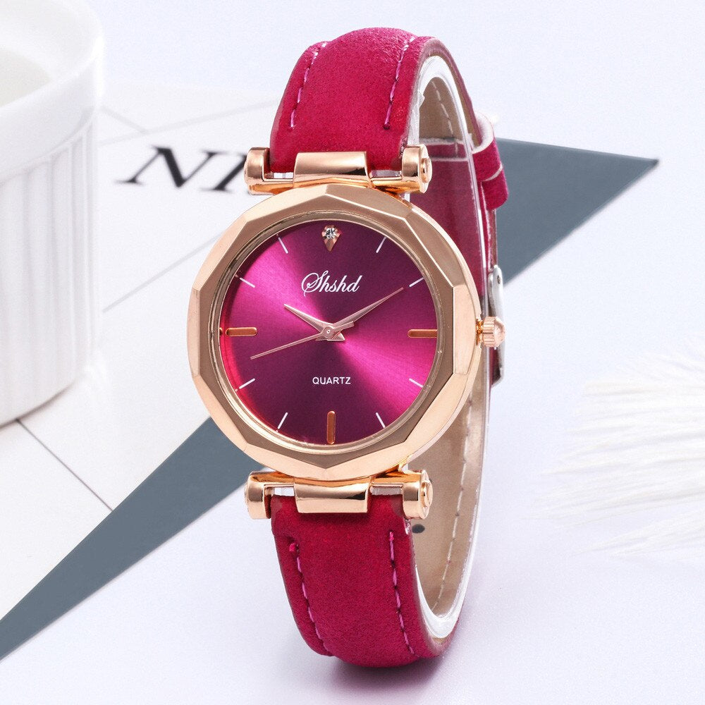 "Stunning Crystal Quartz Women'S Watch - Waterproof, Luxury Leather Strap, Fashionable Analog Wristwatch for Casual Elegance"