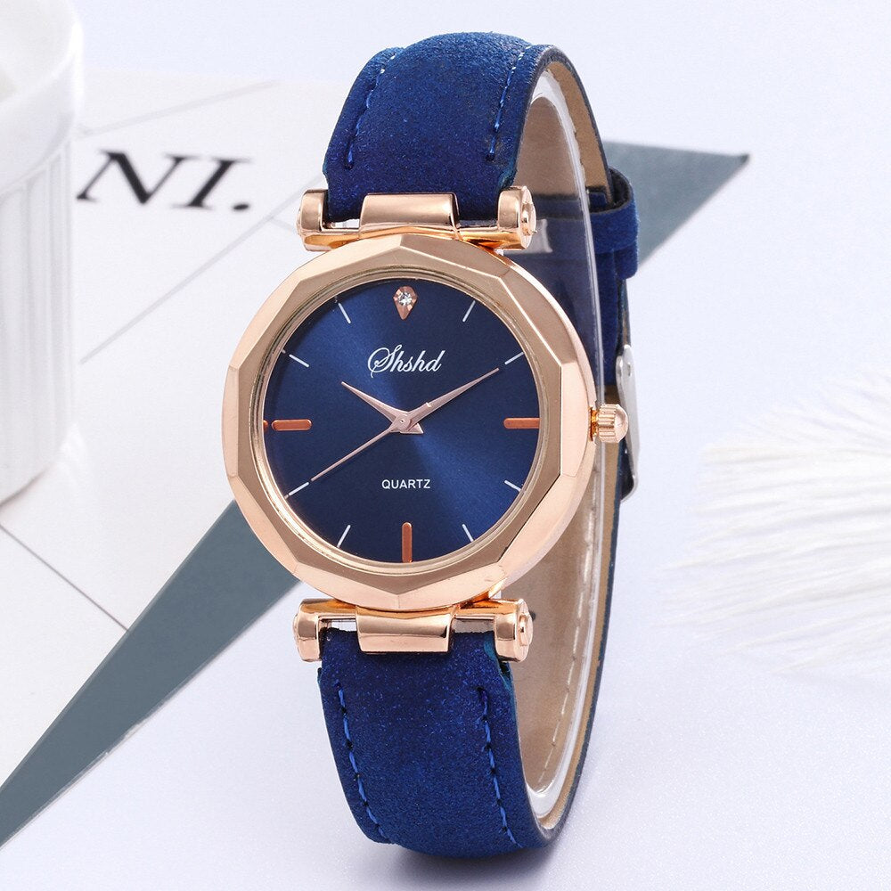 "Stunning Crystal Quartz Women'S Watch - Waterproof, Luxury Leather Strap, Fashionable Analog Wristwatch for Casual Elegance"
