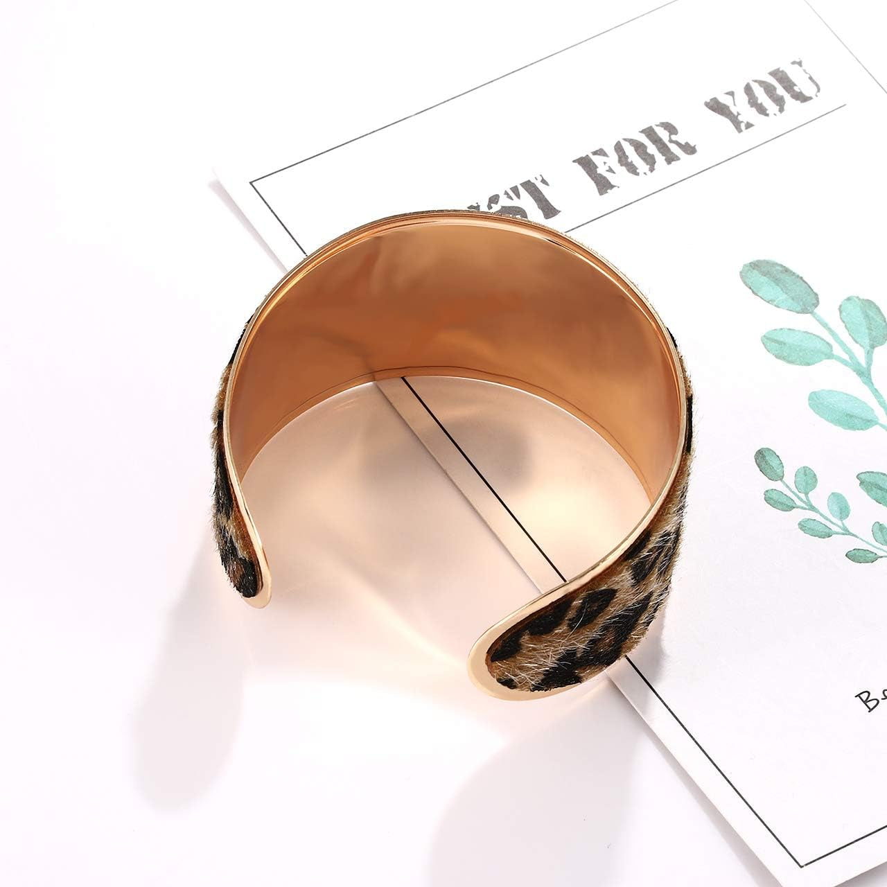 "Exquisite Leopard Cuff Bracelet - Elegant Horse Hair Leather with Wide Gold Open Bangle for Women"