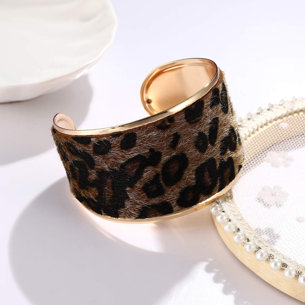 "Exquisite Leopard Cuff Bracelet - Elegant Horse Hair Leather with Wide Gold Open Bangle for Women"